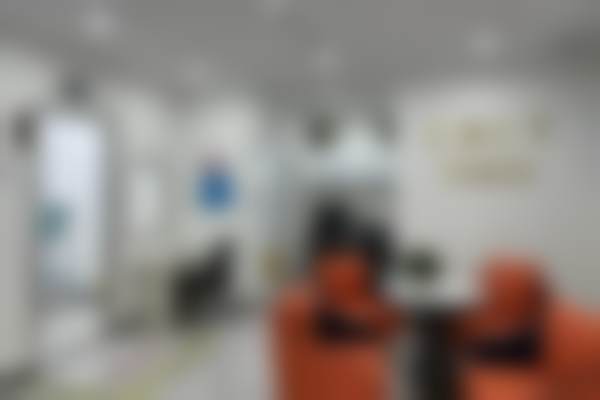 西宁市罗锦和张娜在牙周治疗上谁更适合？