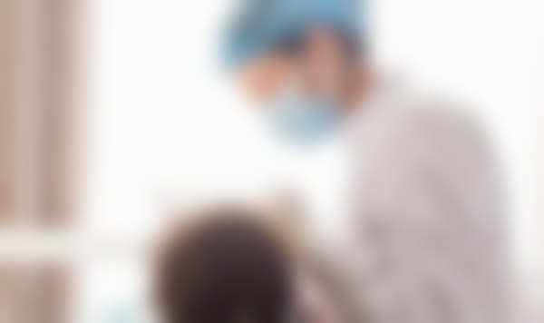 汪伯虎医生在西安雁塔诺贝尔口腔的角色与平台优势